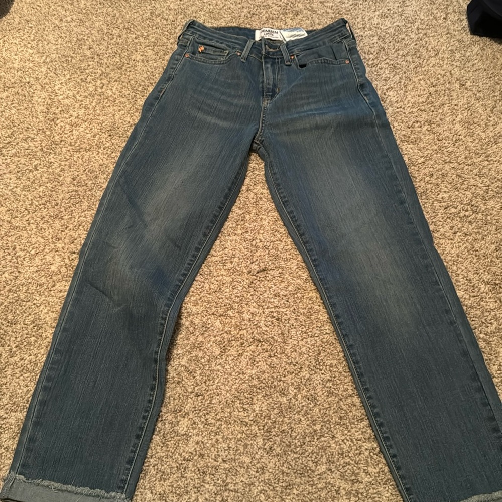 levi’s mid rise blue boyfriend jeans, size 26